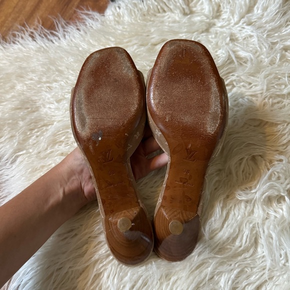 Louis Vuitton Vintage Monogram Bow Kitten Heels - Picture 4 of 7